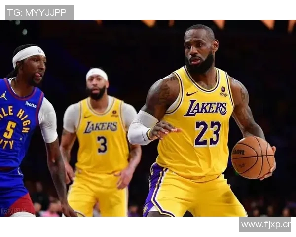 湖人队与太阳队激战正酣谁能在这场对决中笑到最后